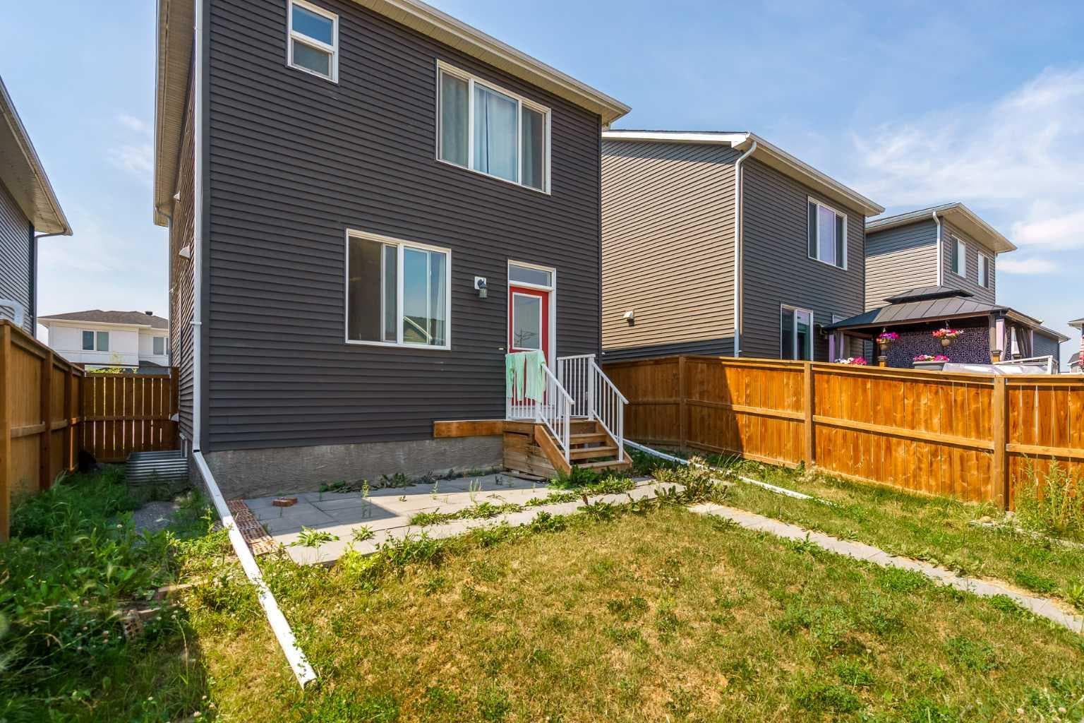 352 Chelsea Passage W