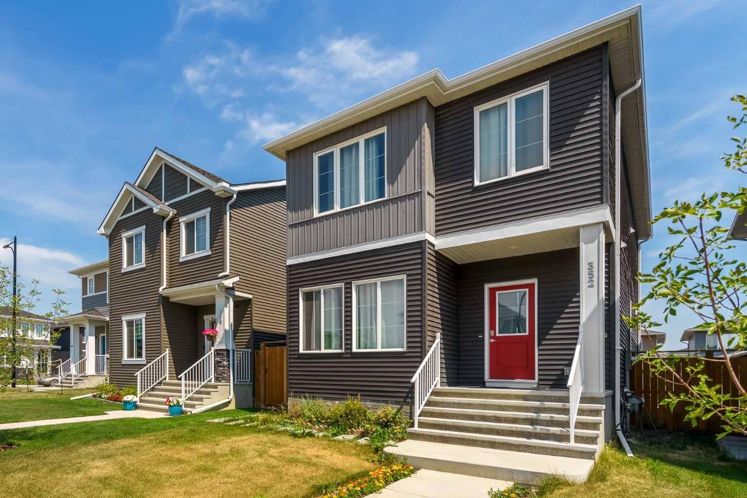 352 Chelsea Passage W
