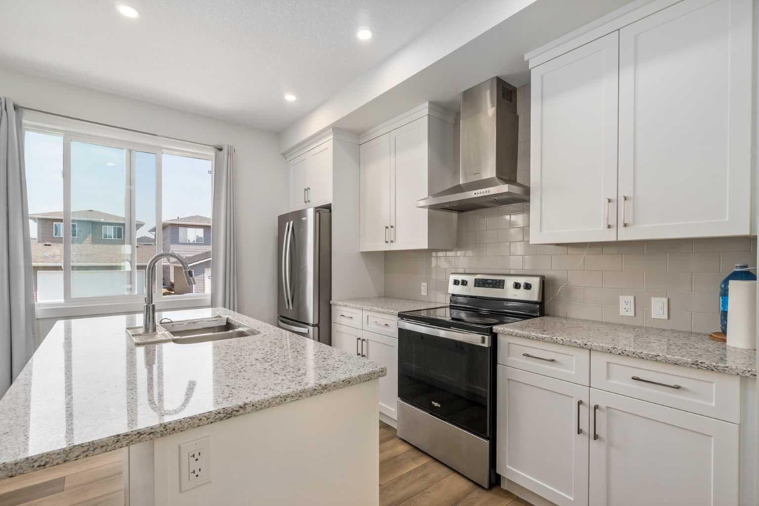 352 Chelsea Passage W