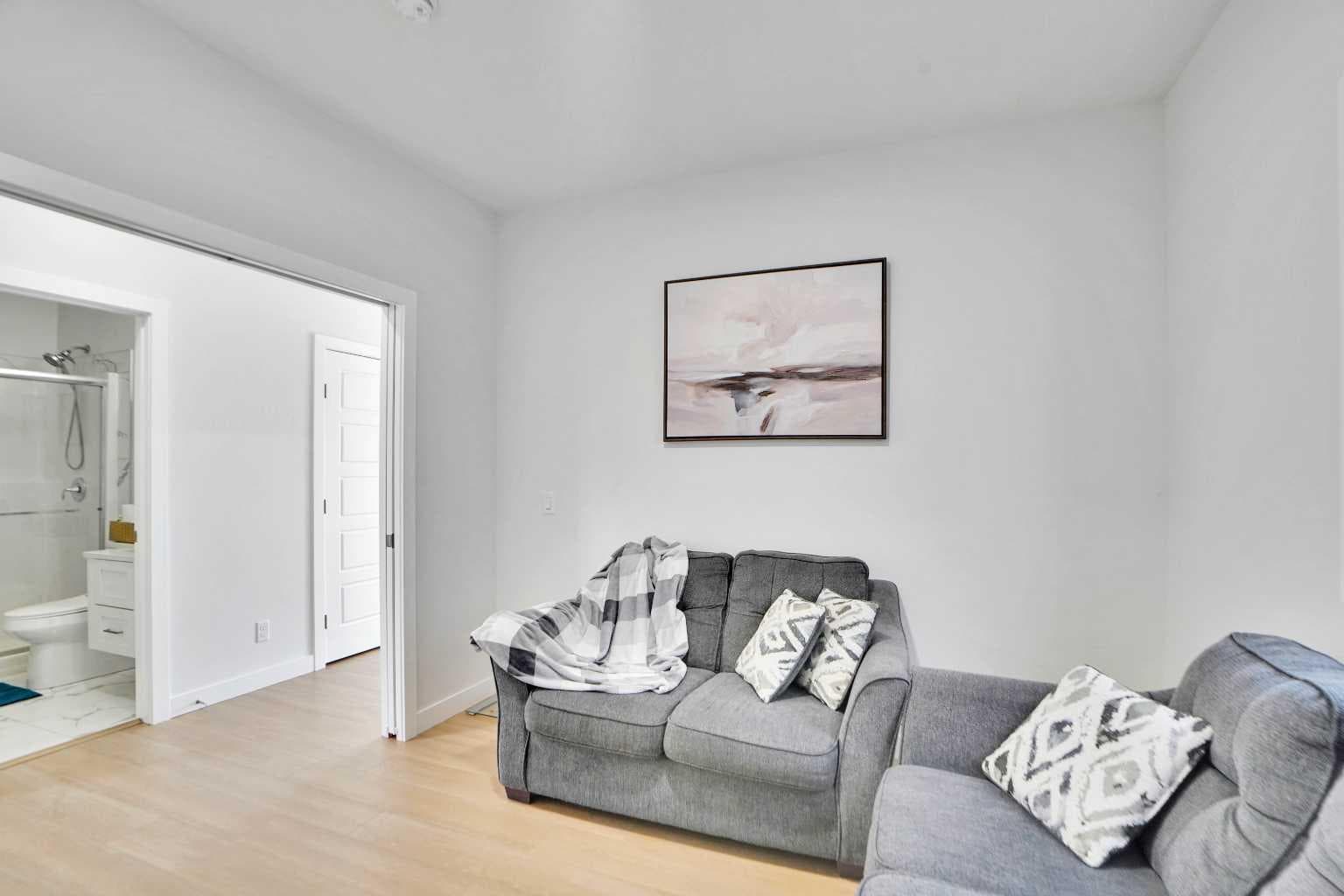 126 Hotchkiss Manor SE