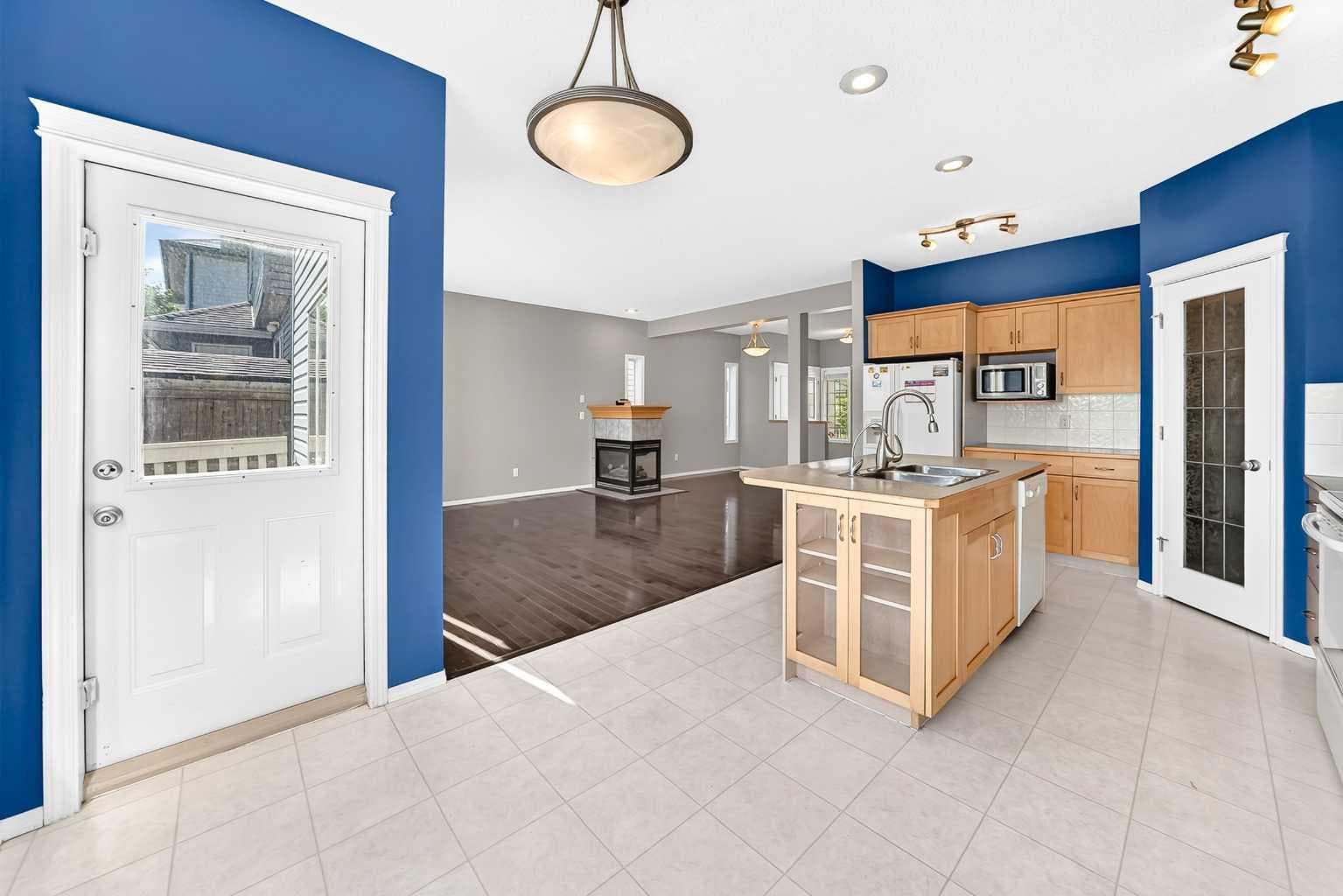 16 Royal Birch Rise NW