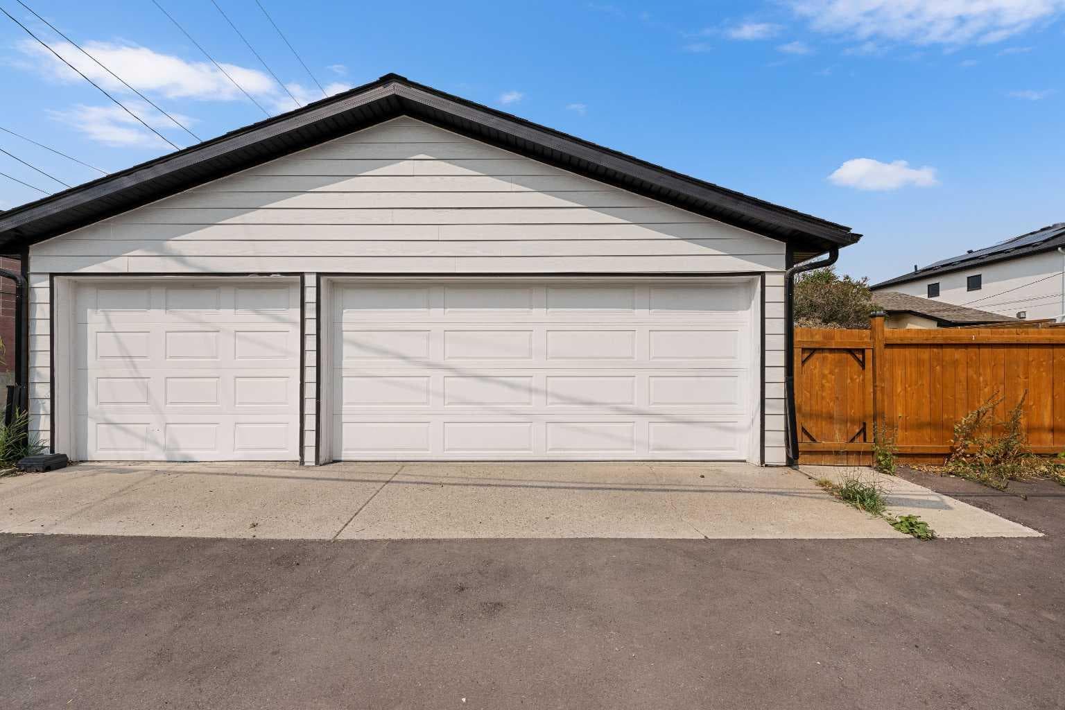 2415 22 Avenue SW