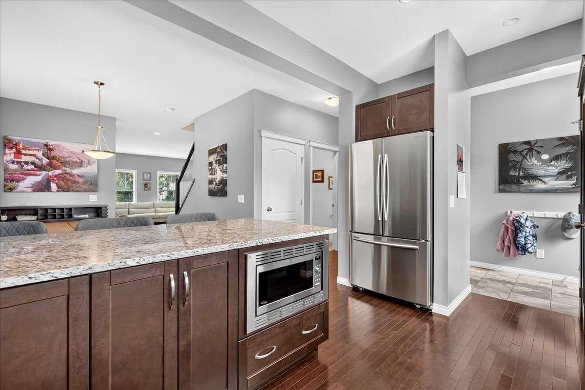 60 Mahogany Grove SE
