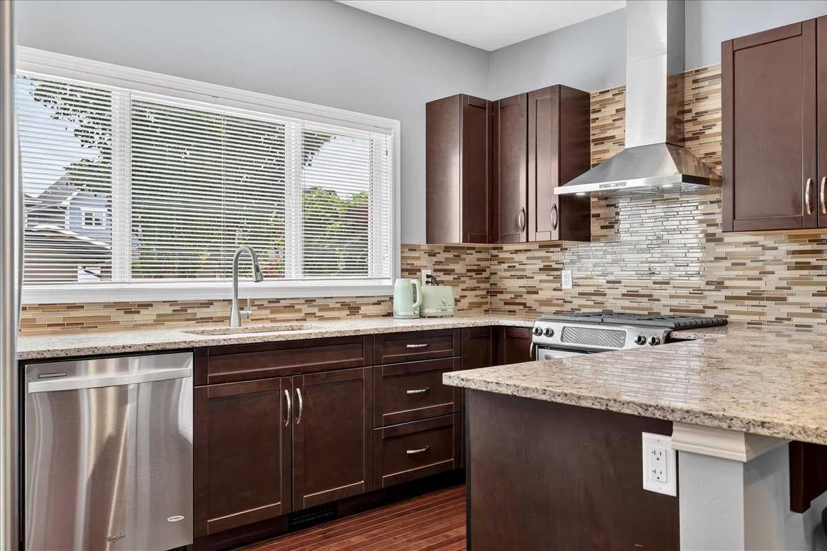 60 Mahogany Grove SE
