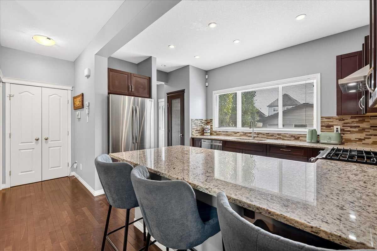 60 Mahogany Grove SE