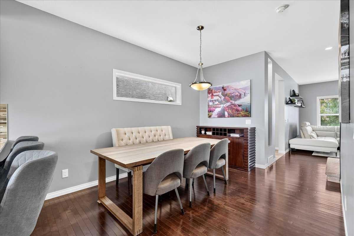 60 Mahogany Grove SE