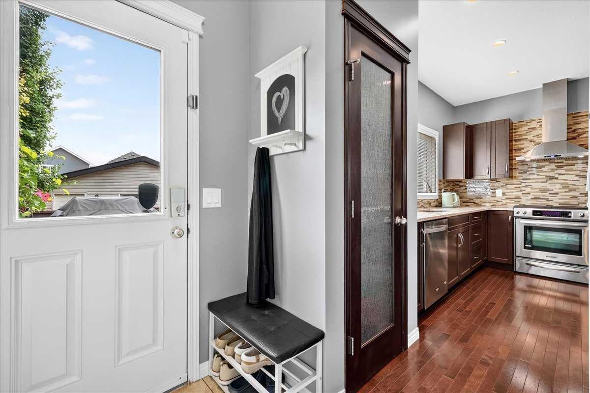 60 Mahogany Grove SE