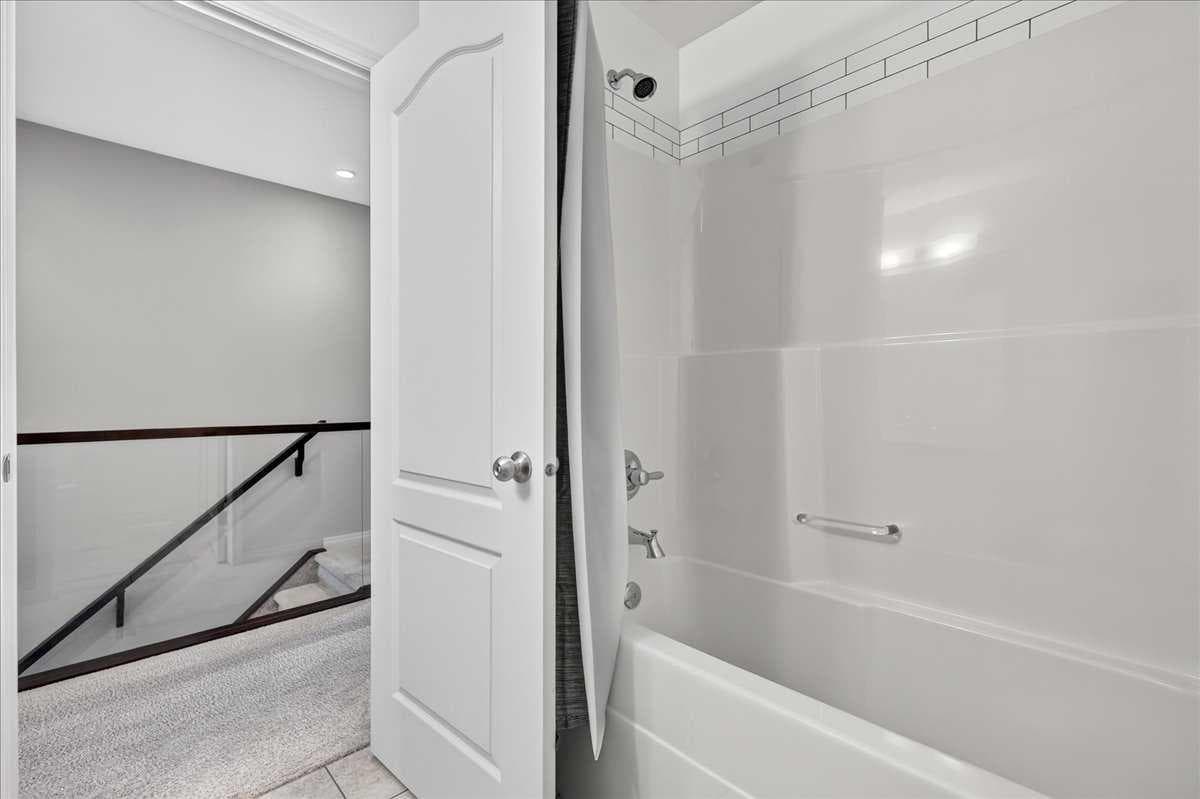60 Mahogany Grove SE