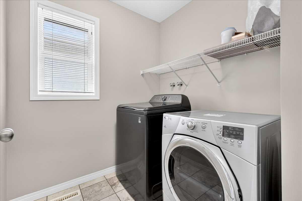 60 Mahogany Grove SE