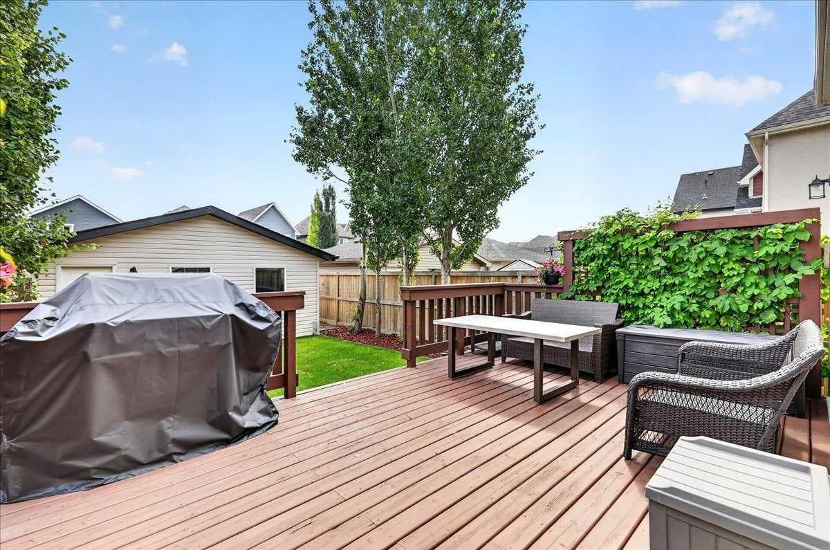 60 Mahogany Grove SE