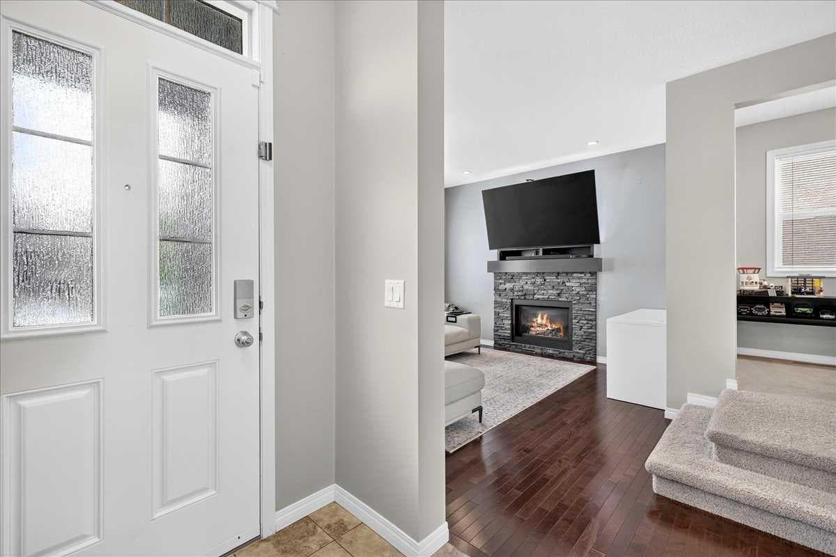 60 Mahogany Grove SE