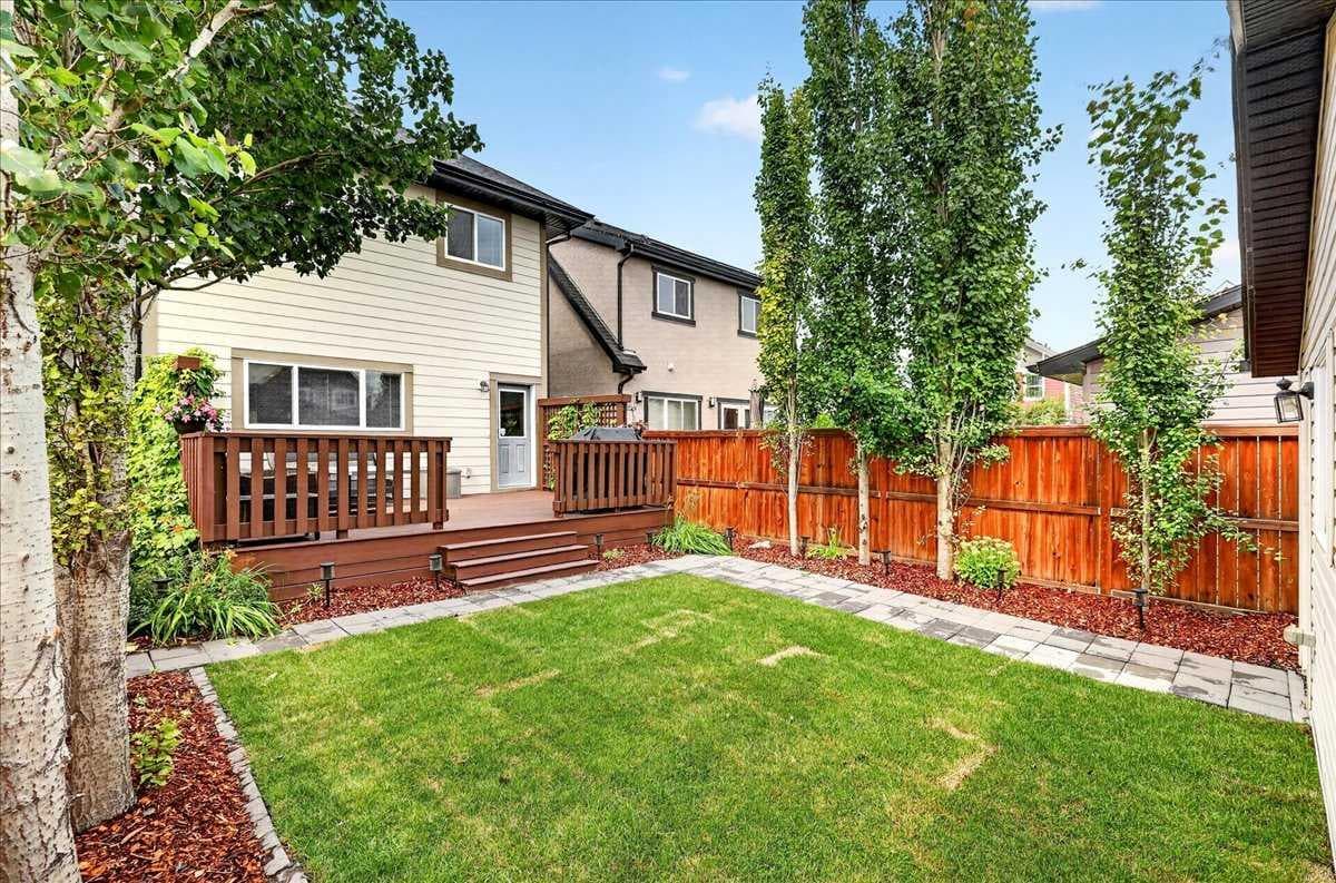 60 Mahogany Grove SE