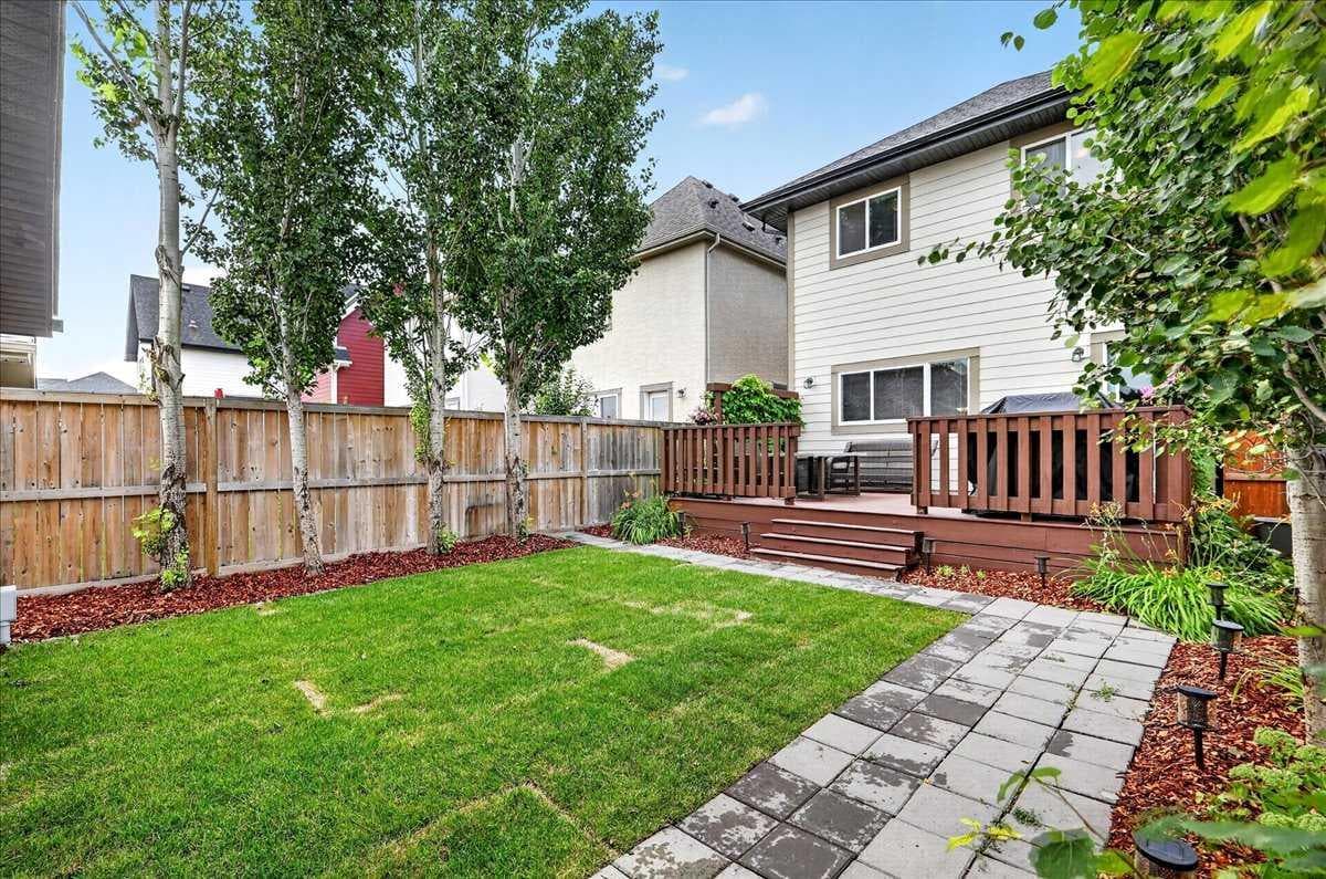 60 Mahogany Grove SE