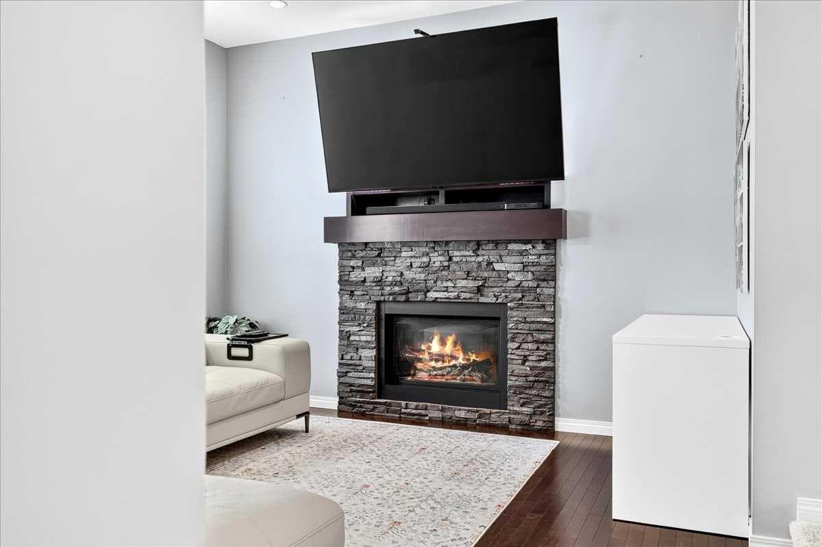 60 Mahogany Grove SE