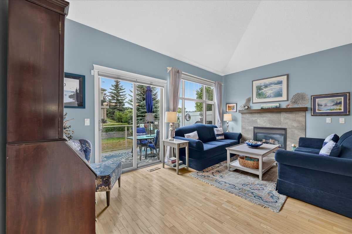 248 Springbank Villas SW