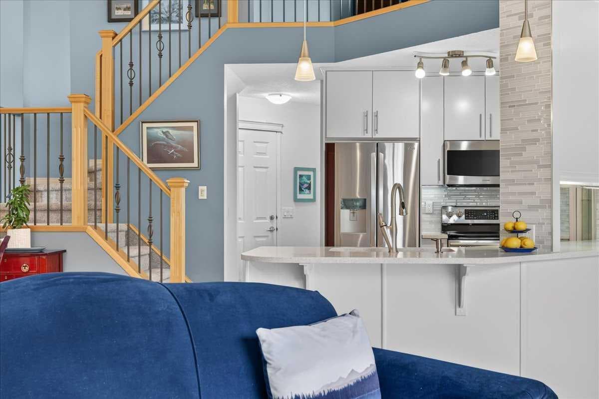 248 Springbank Villas SW