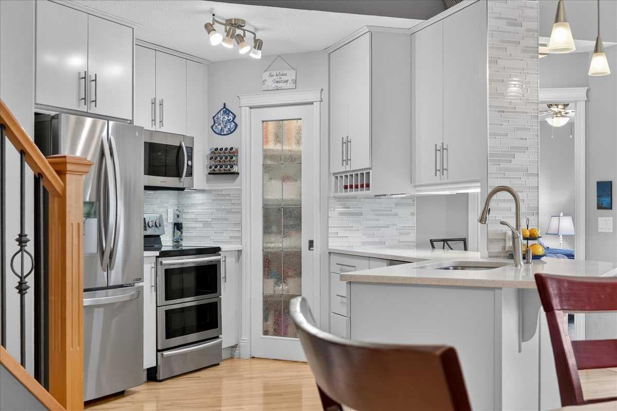 248 Springbank Villas SW
