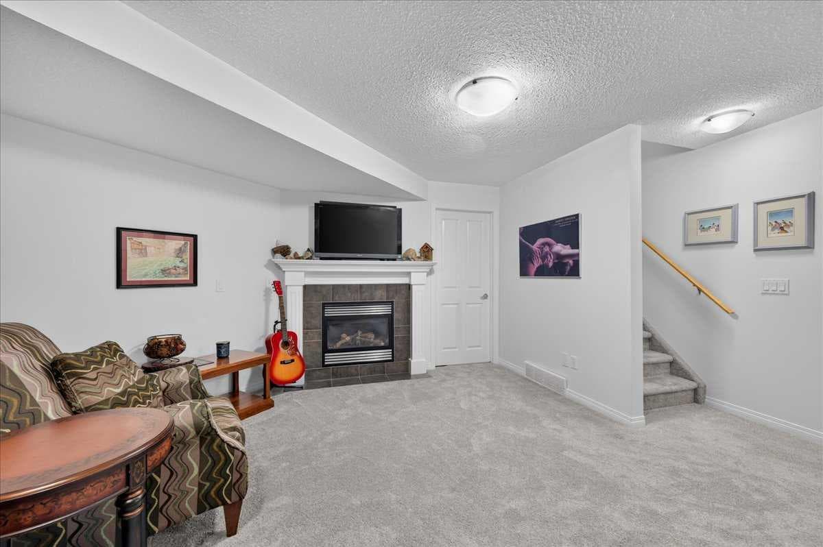 248 Springbank Villas SW