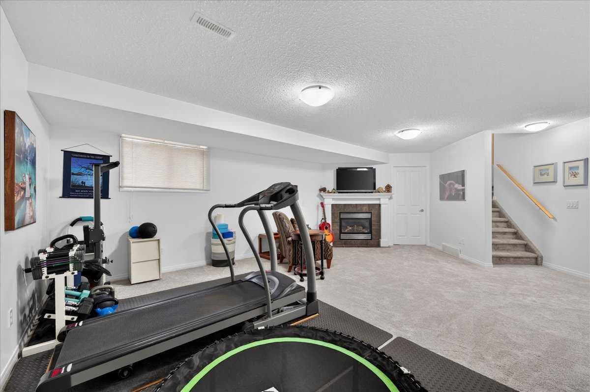 248 Springbank Villas SW