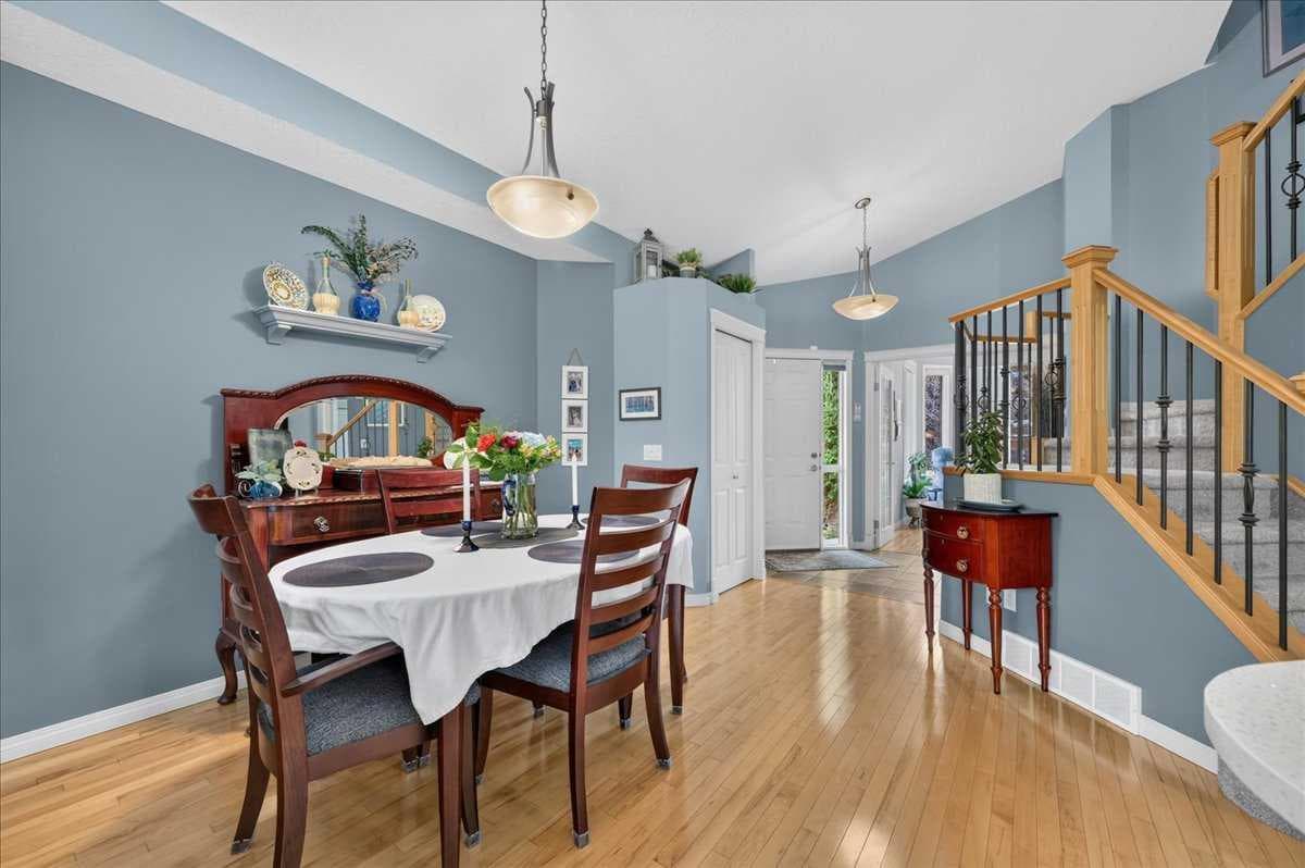 248 Springbank Villas SW