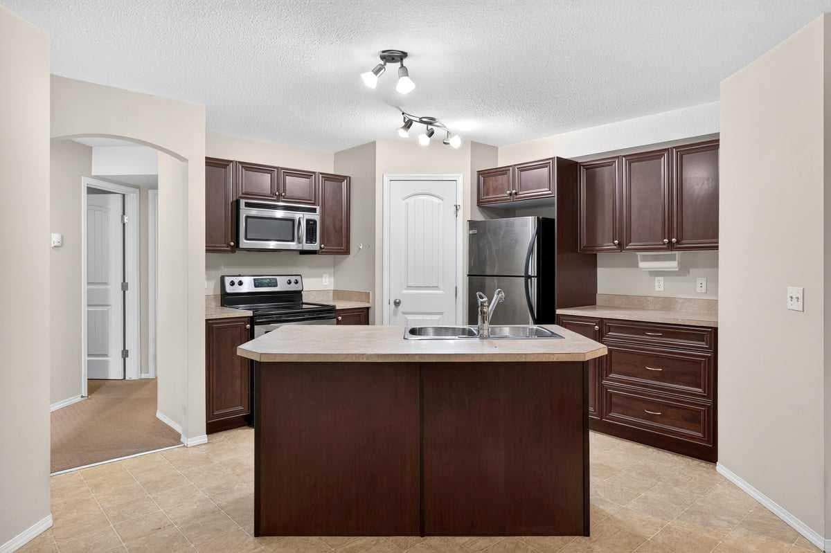 #104, 20 Panatella Landing NW