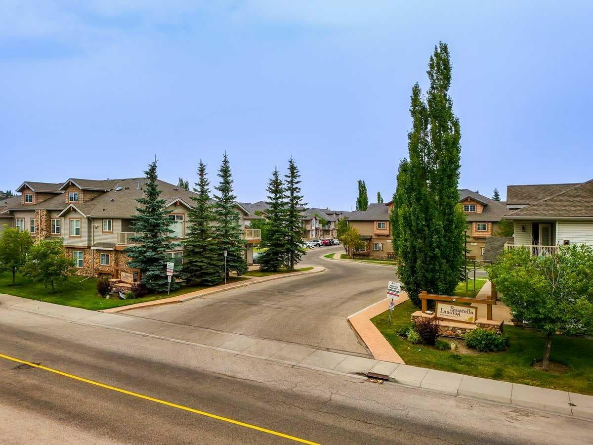 #104, 20 Panatella Landing NW