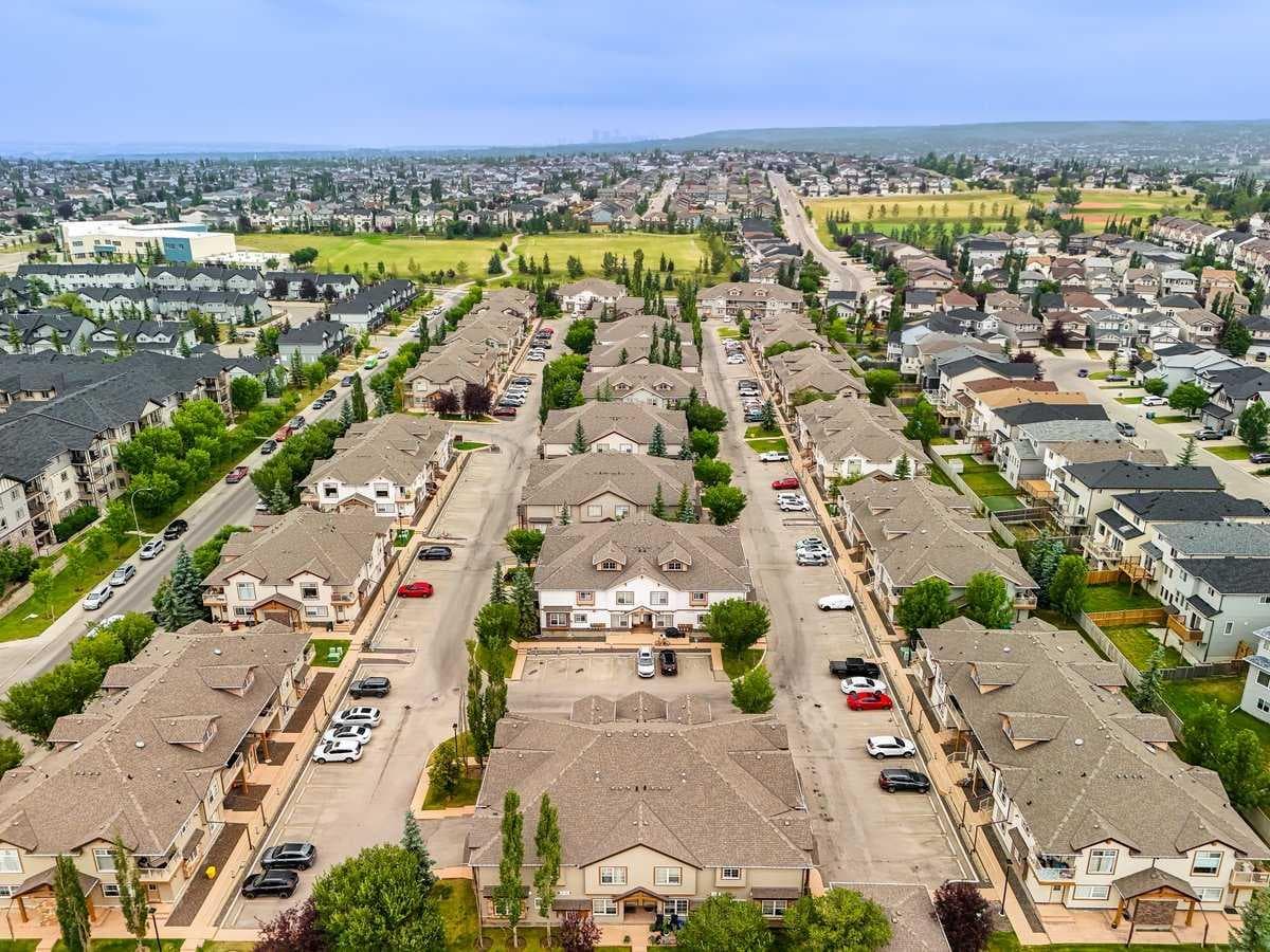 #104, 20 Panatella Landing NW