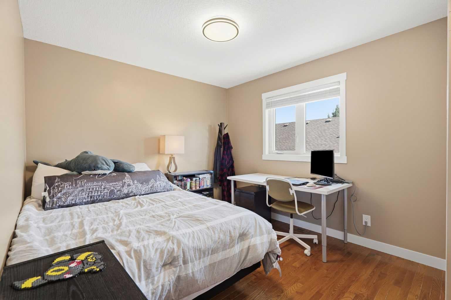 12078 Diamond View SE