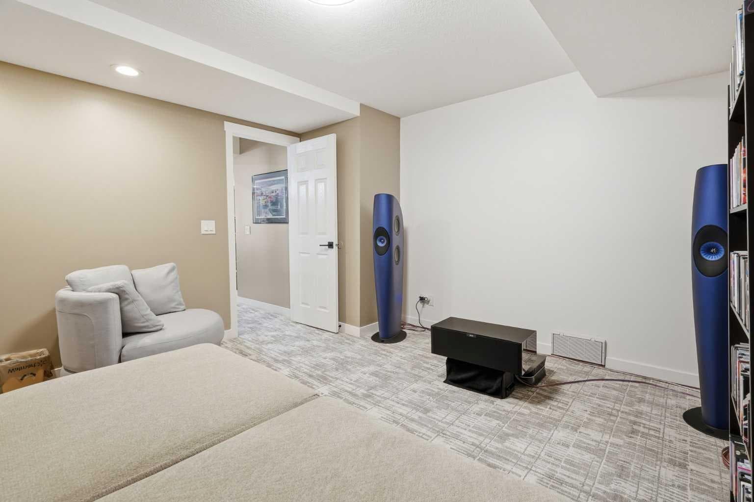 12078 Diamond View SE