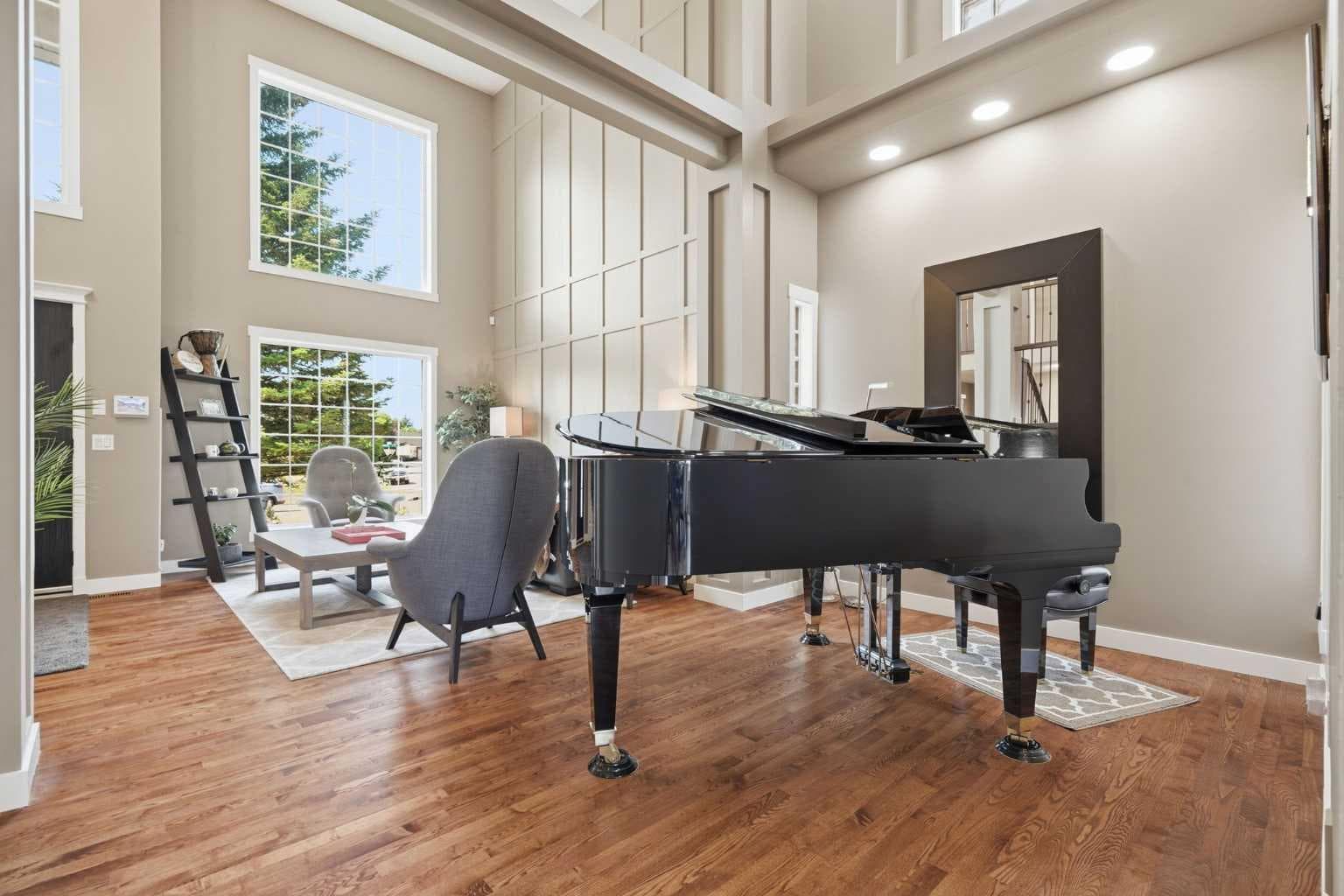 12078 Diamond View SE
