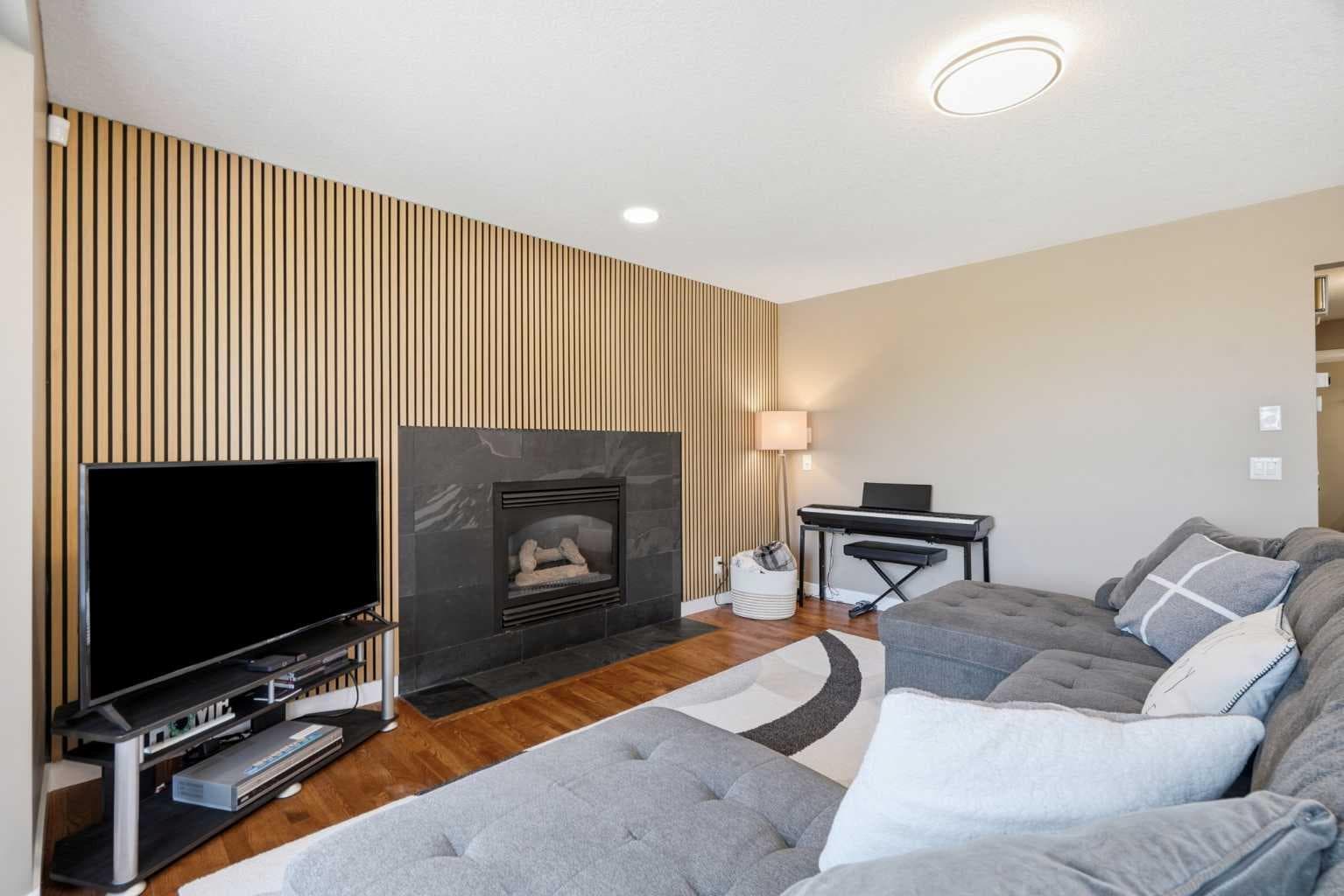 12078 Diamond View SE