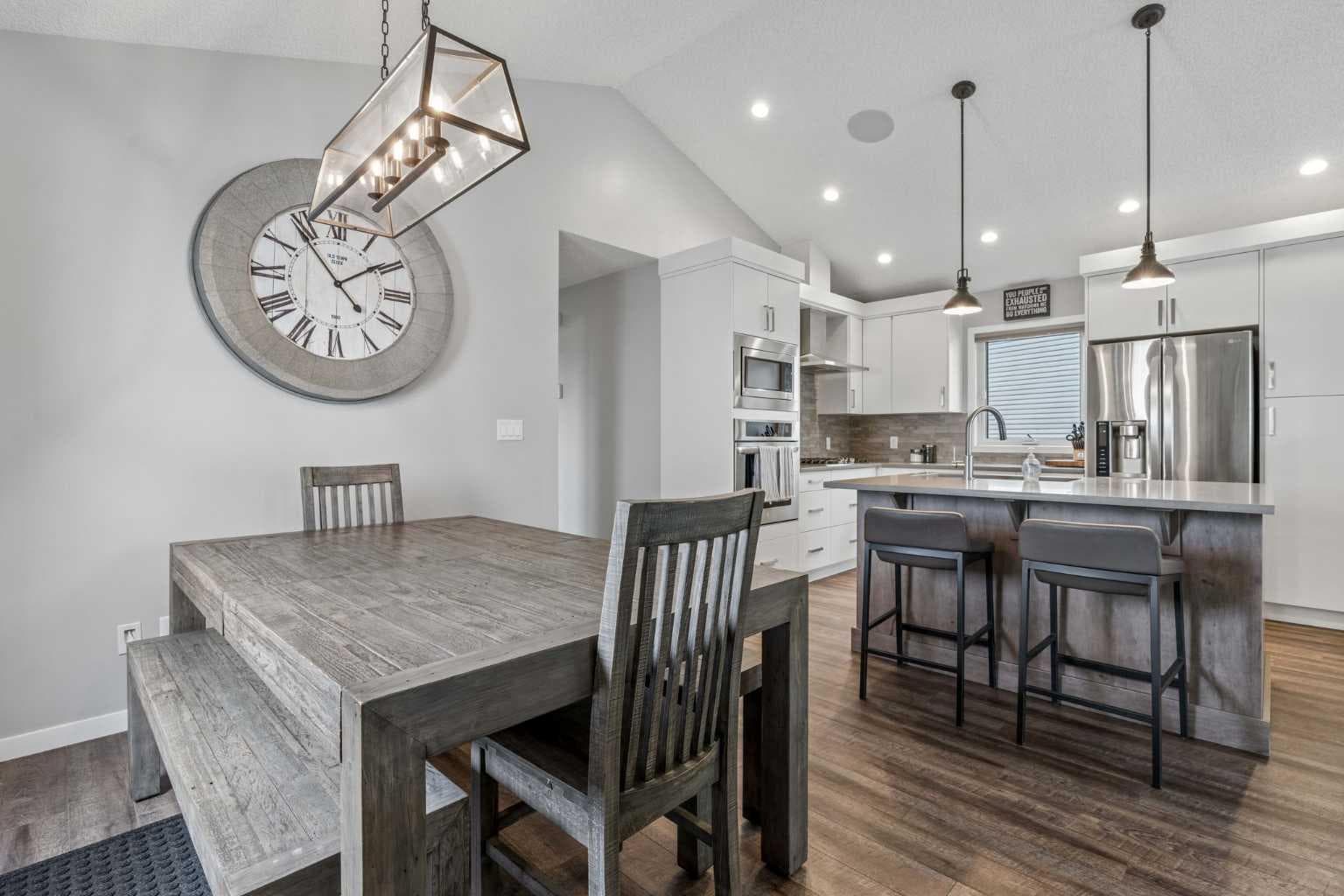230 Mt Lorette Place SE