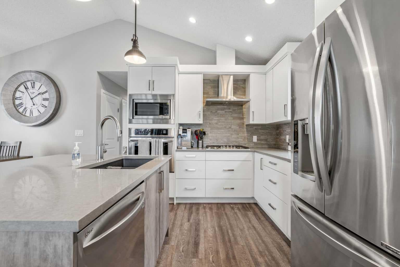 230 Mt Lorette Place SE