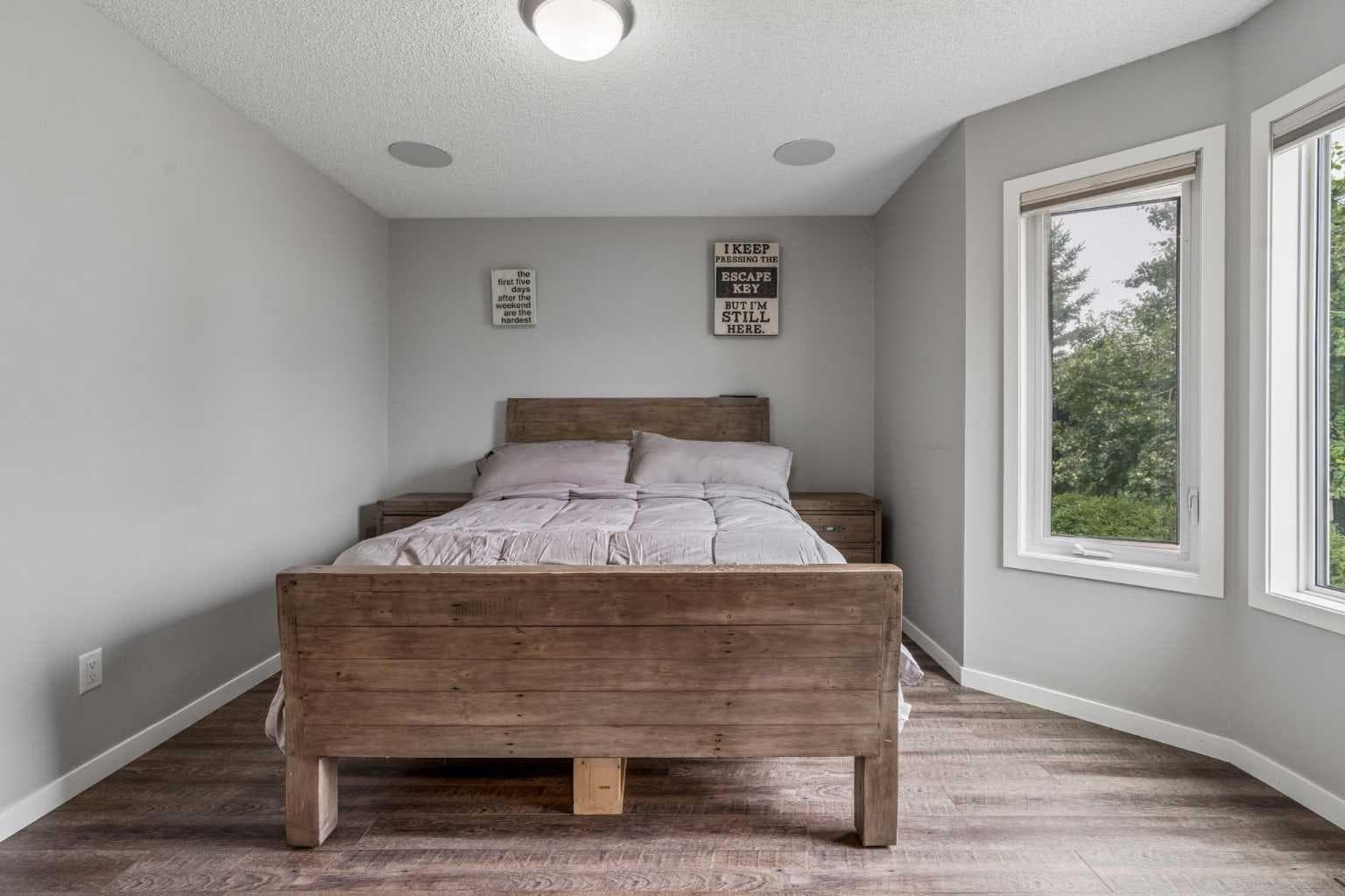 230 Mt Lorette Place SE
