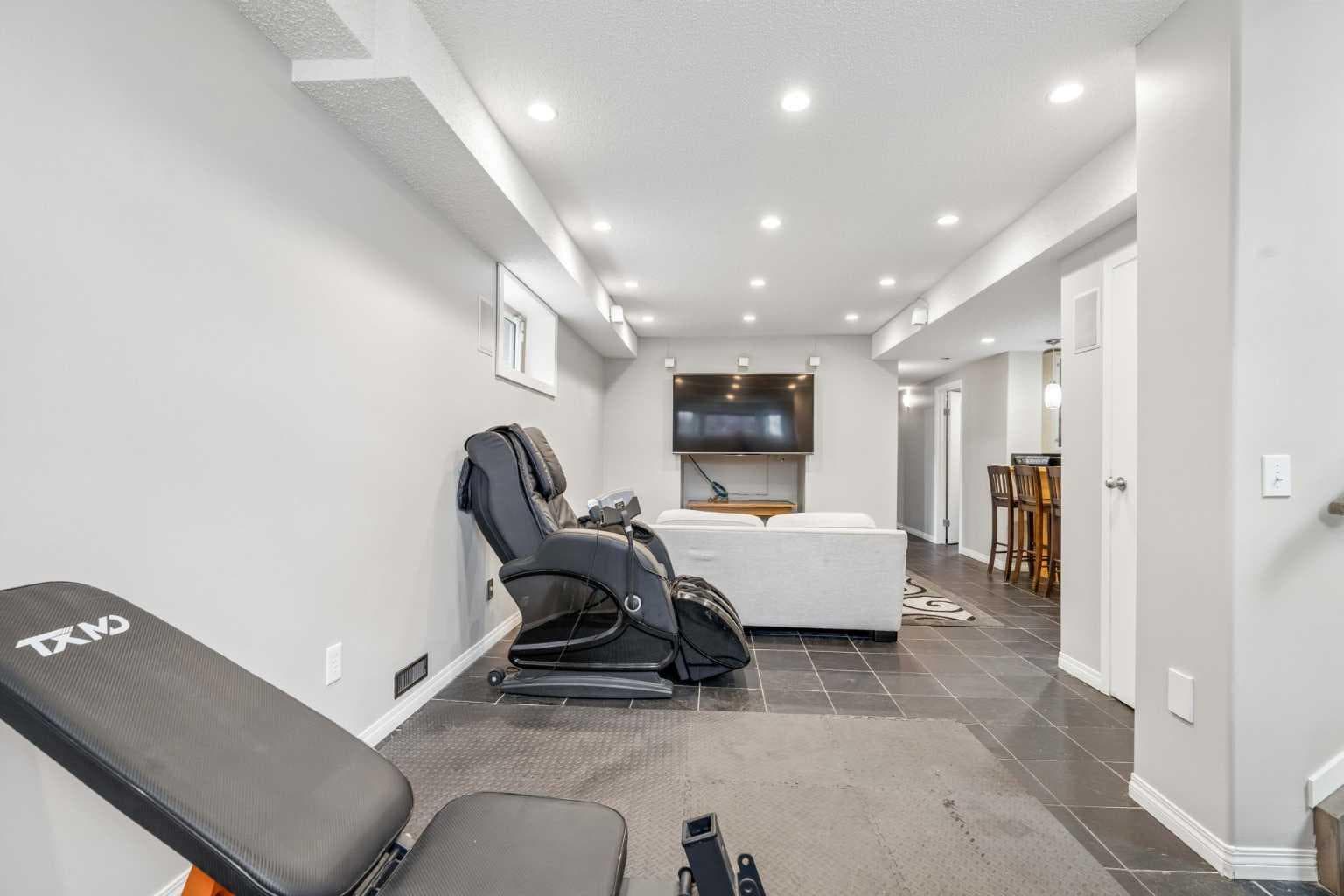 230 Mt Lorette Place SE
