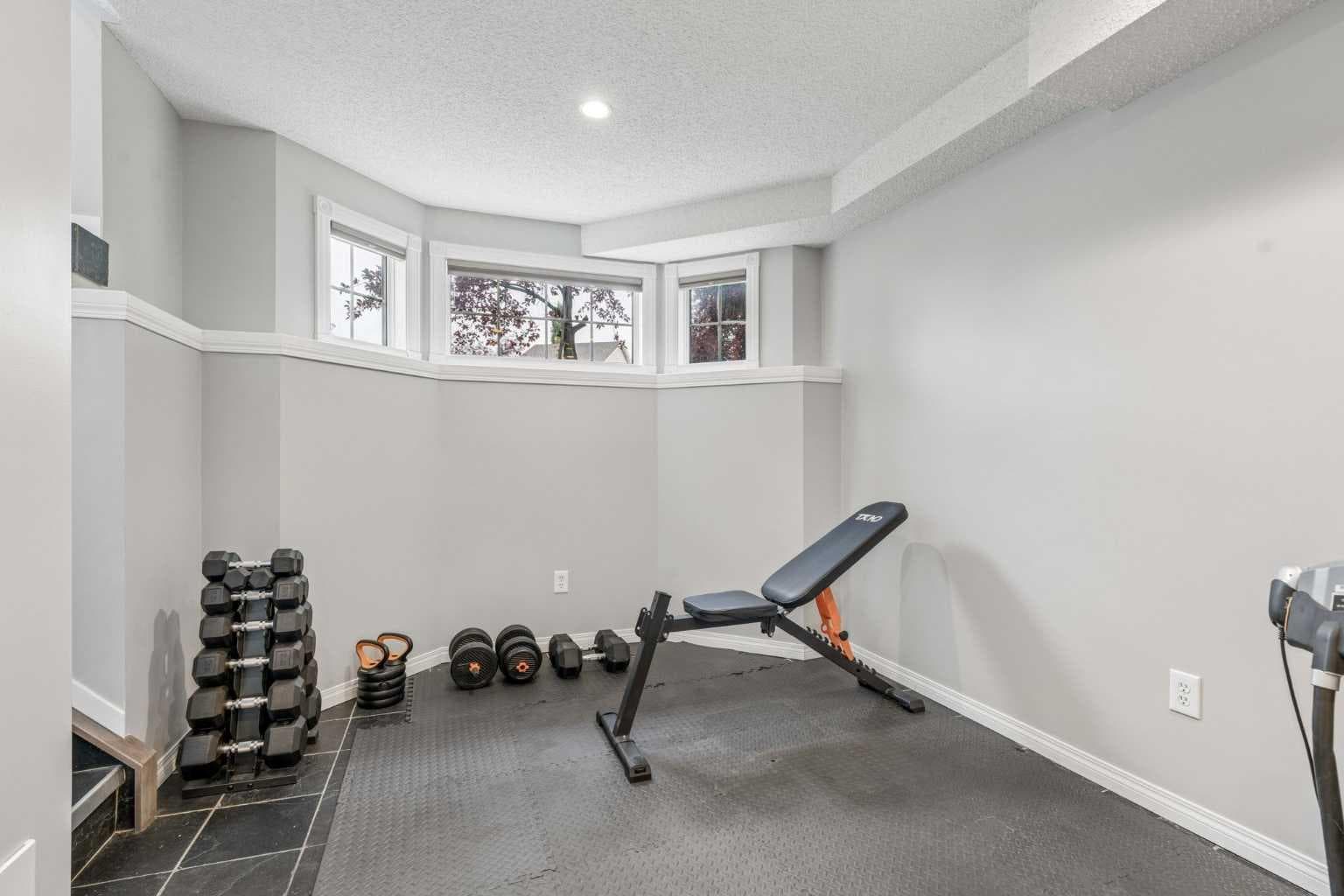 230 Mt Lorette Place SE