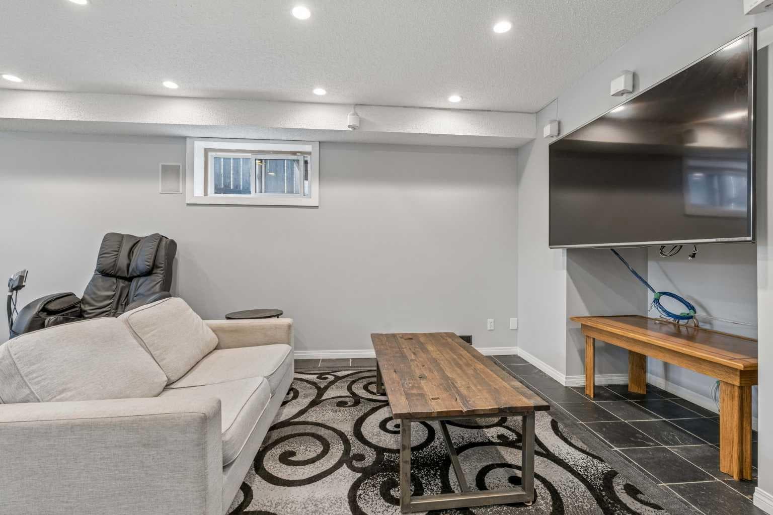 230 Mt Lorette Place SE