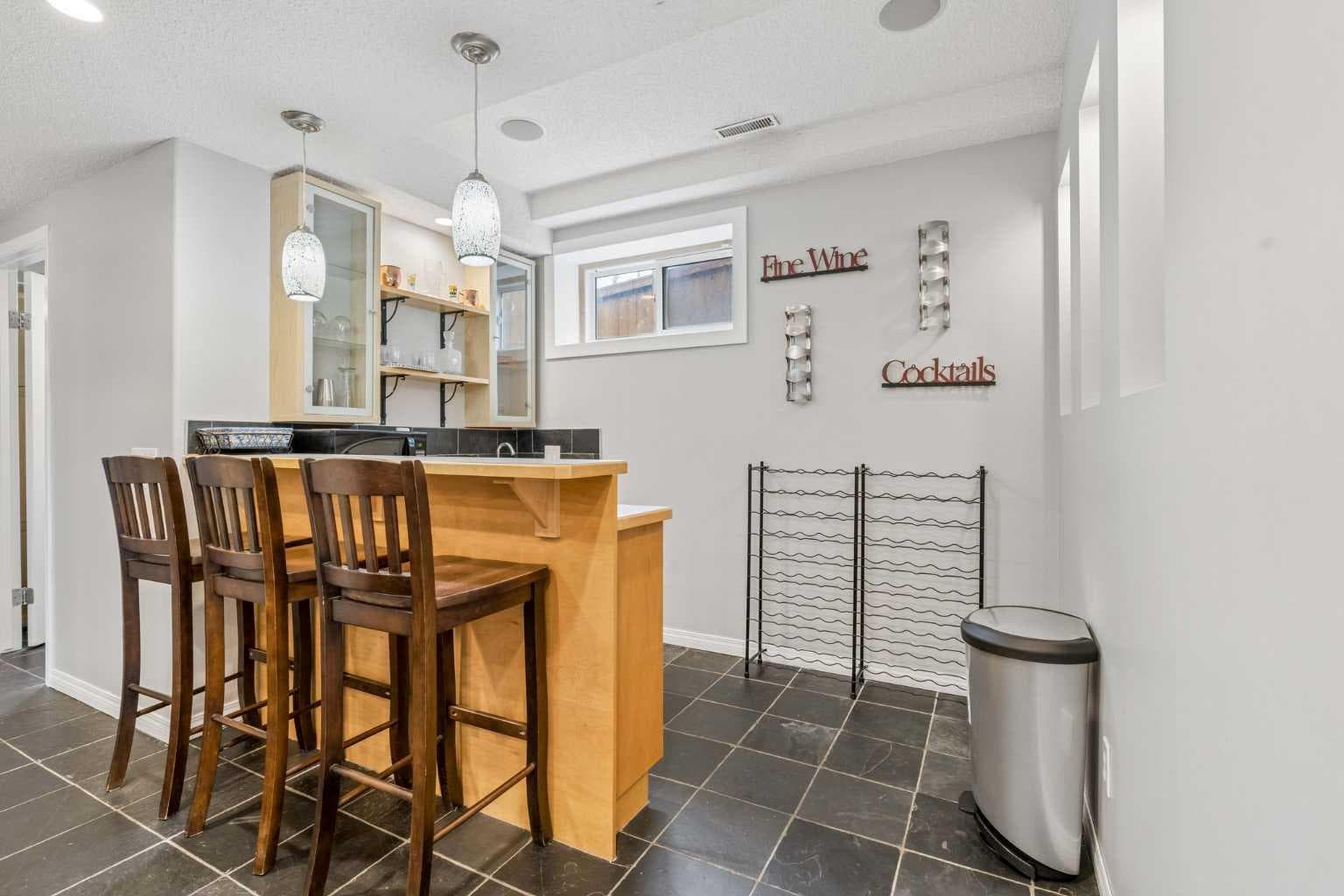 230 Mt Lorette Place SE