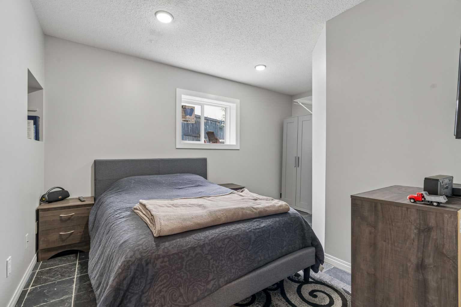 230 Mt Lorette Place SE