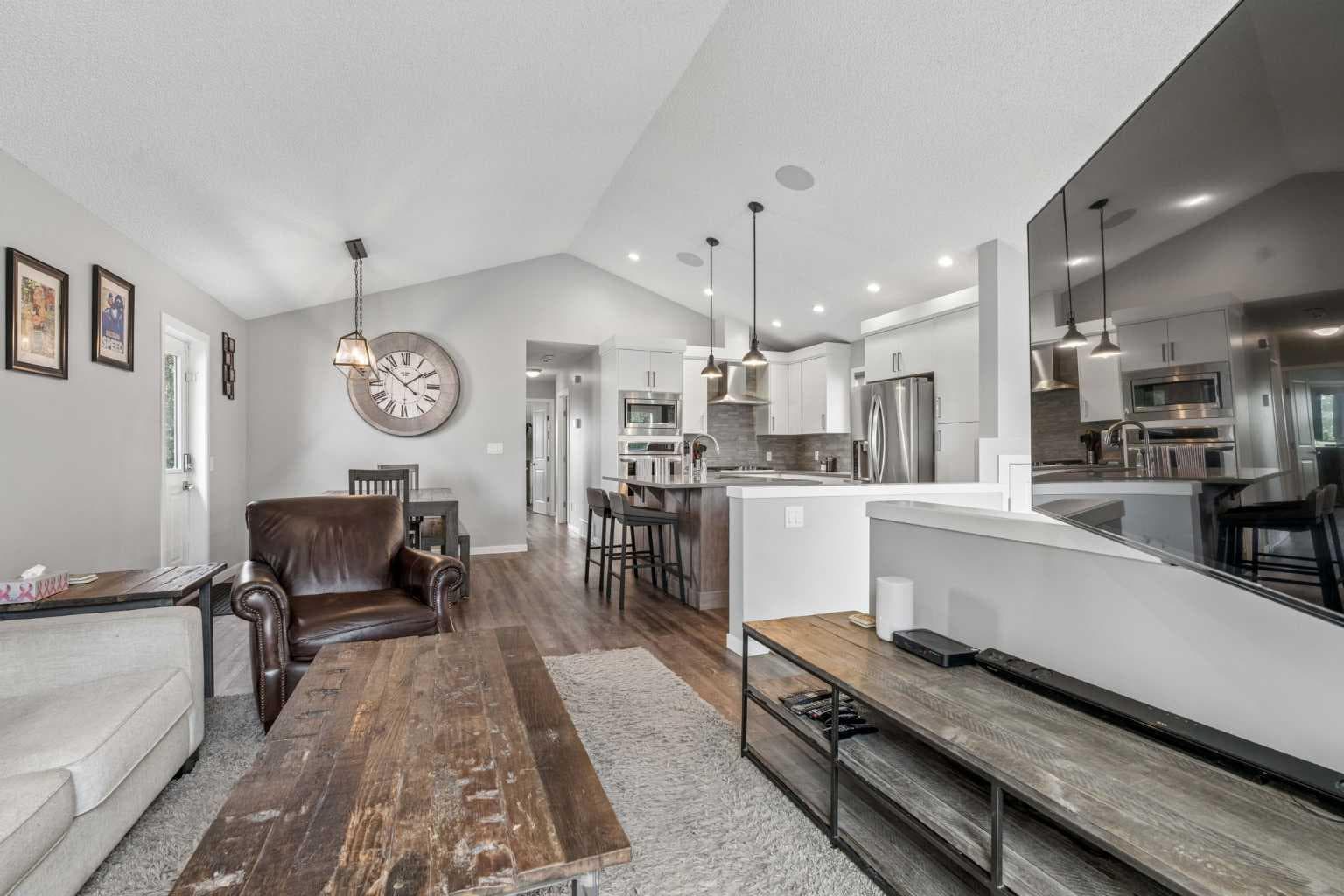 230 Mt Lorette Place SE