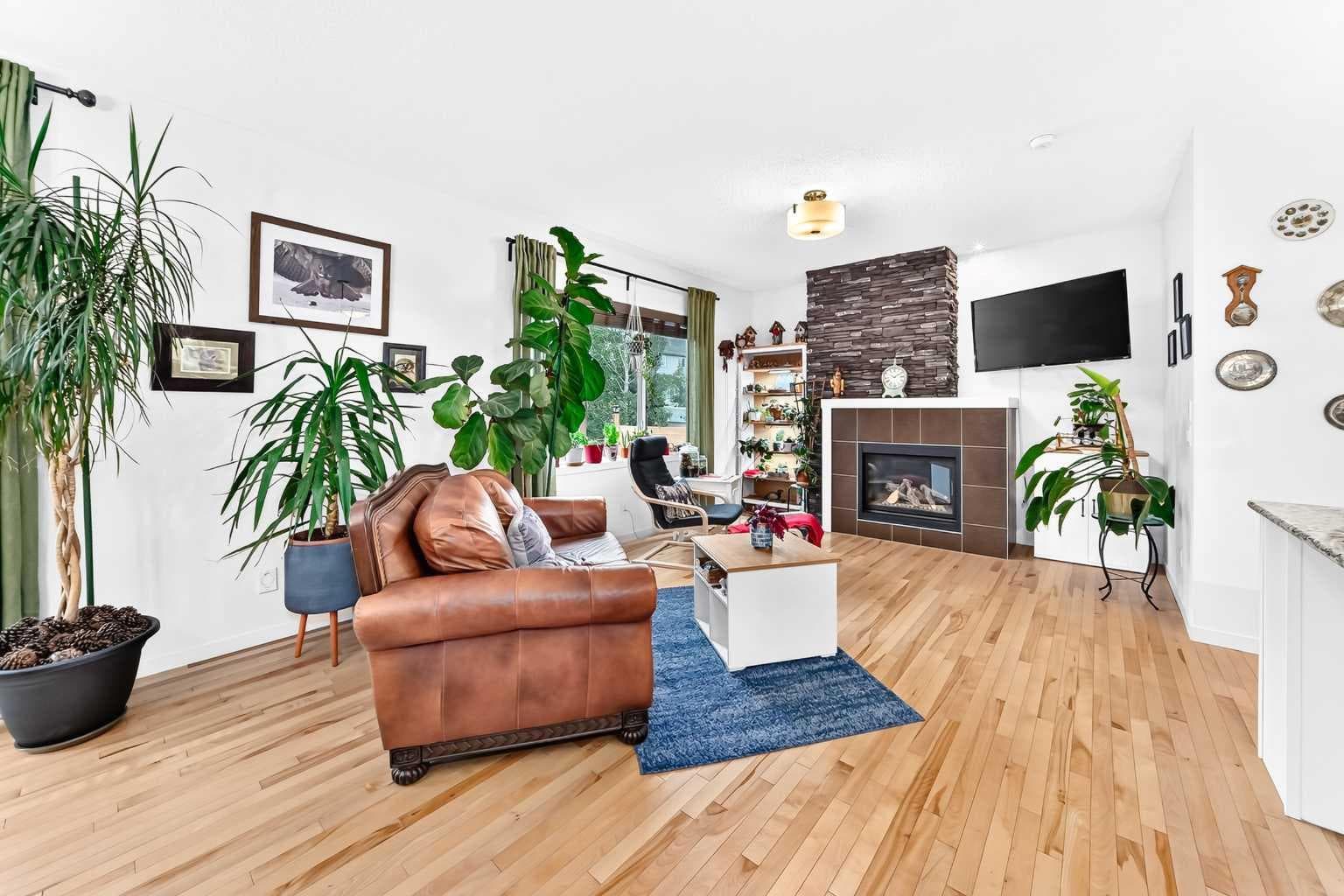 64 Sunset Square 