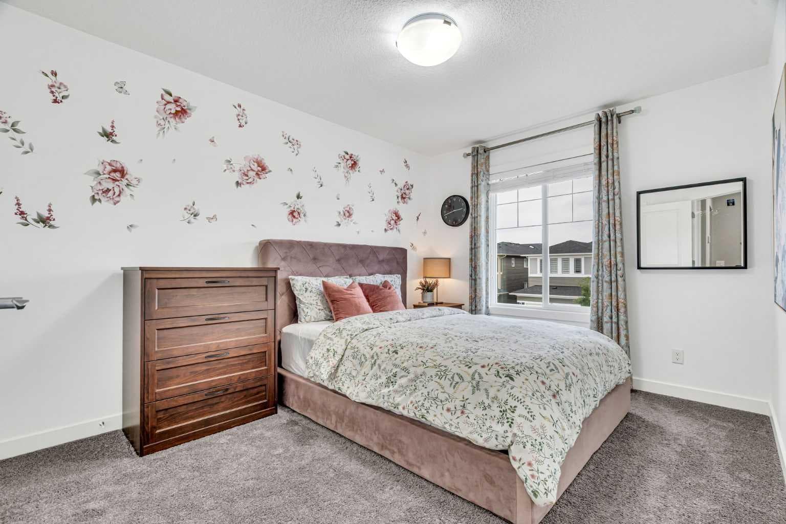 49 Creekside Avenue SW