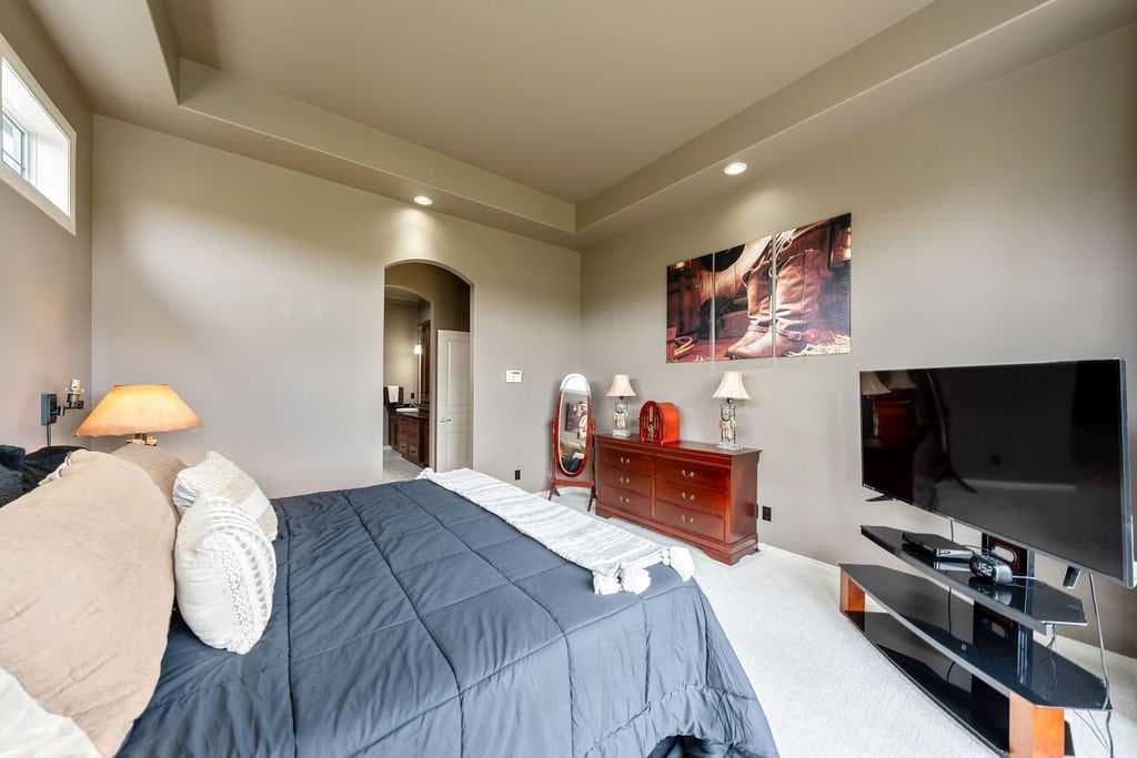 22 Tuscany Estates Crescent NW
