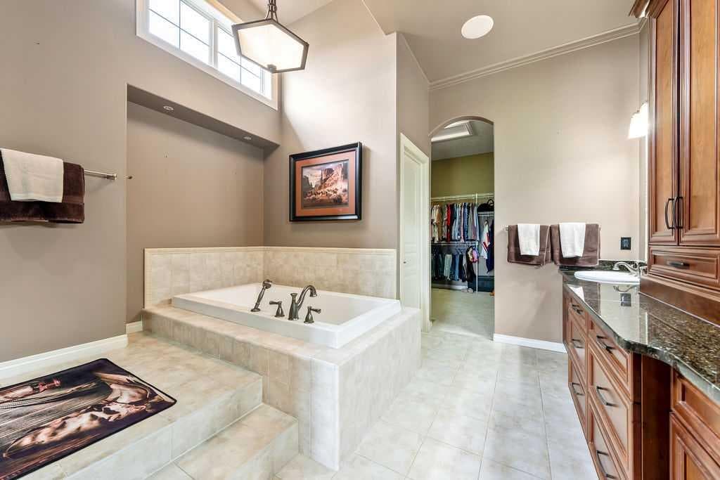 22 Tuscany Estates Crescent NW