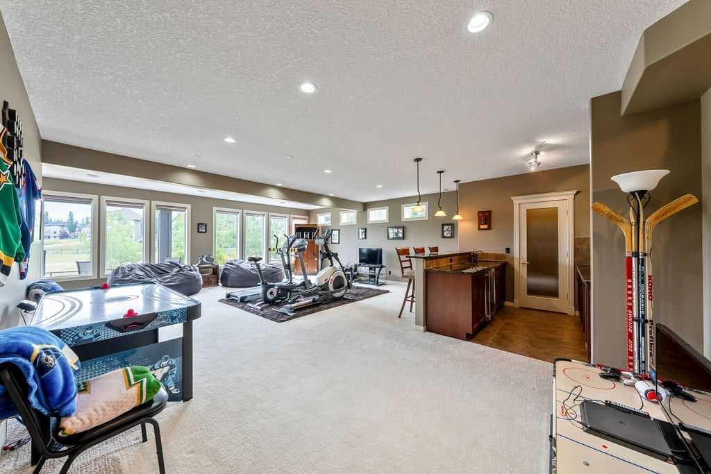 22 Tuscany Estates Crescent NW