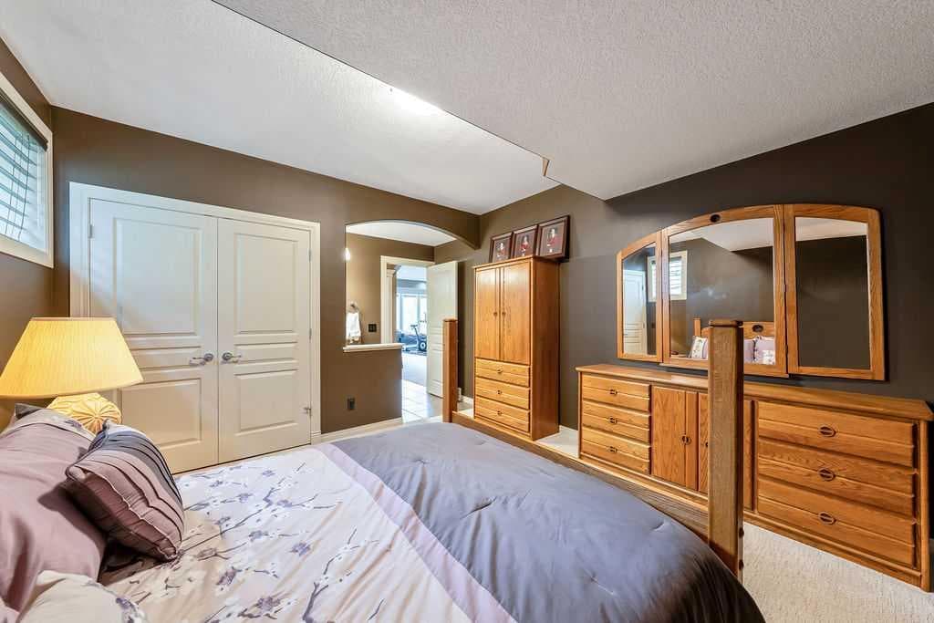 22 Tuscany Estates Crescent NW
