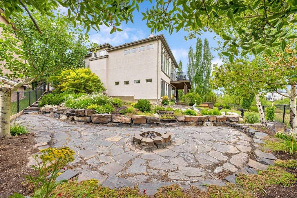 22 Tuscany Estates Crescent NW