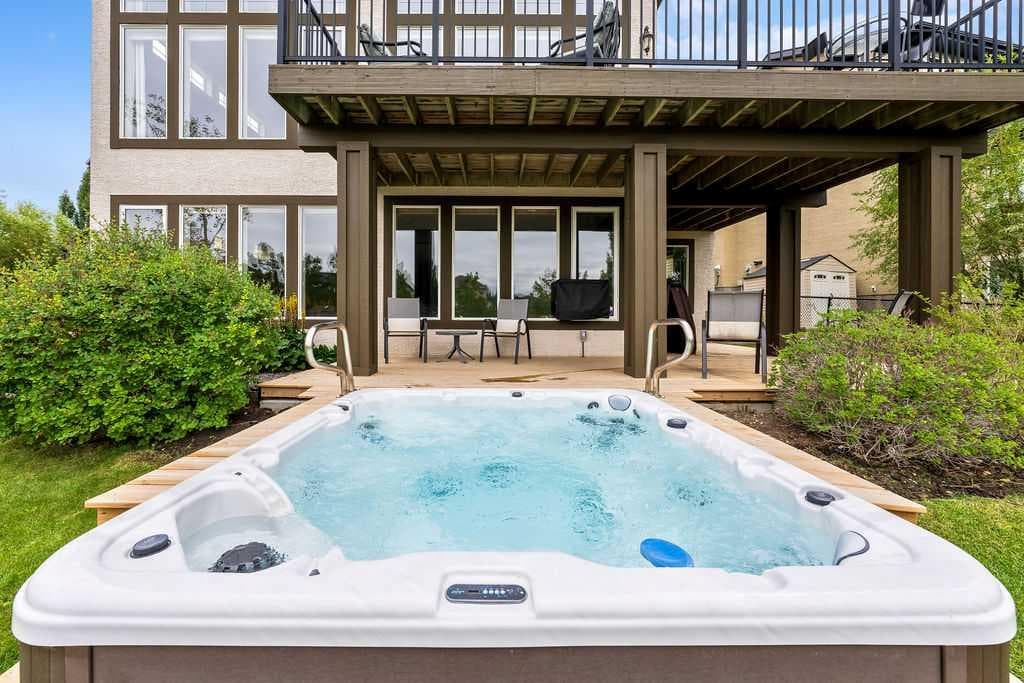 22 Tuscany Estates Crescent NW