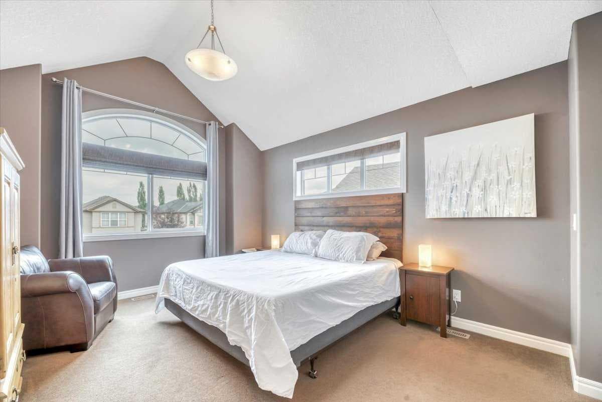 13 Cranberry Avenue SE