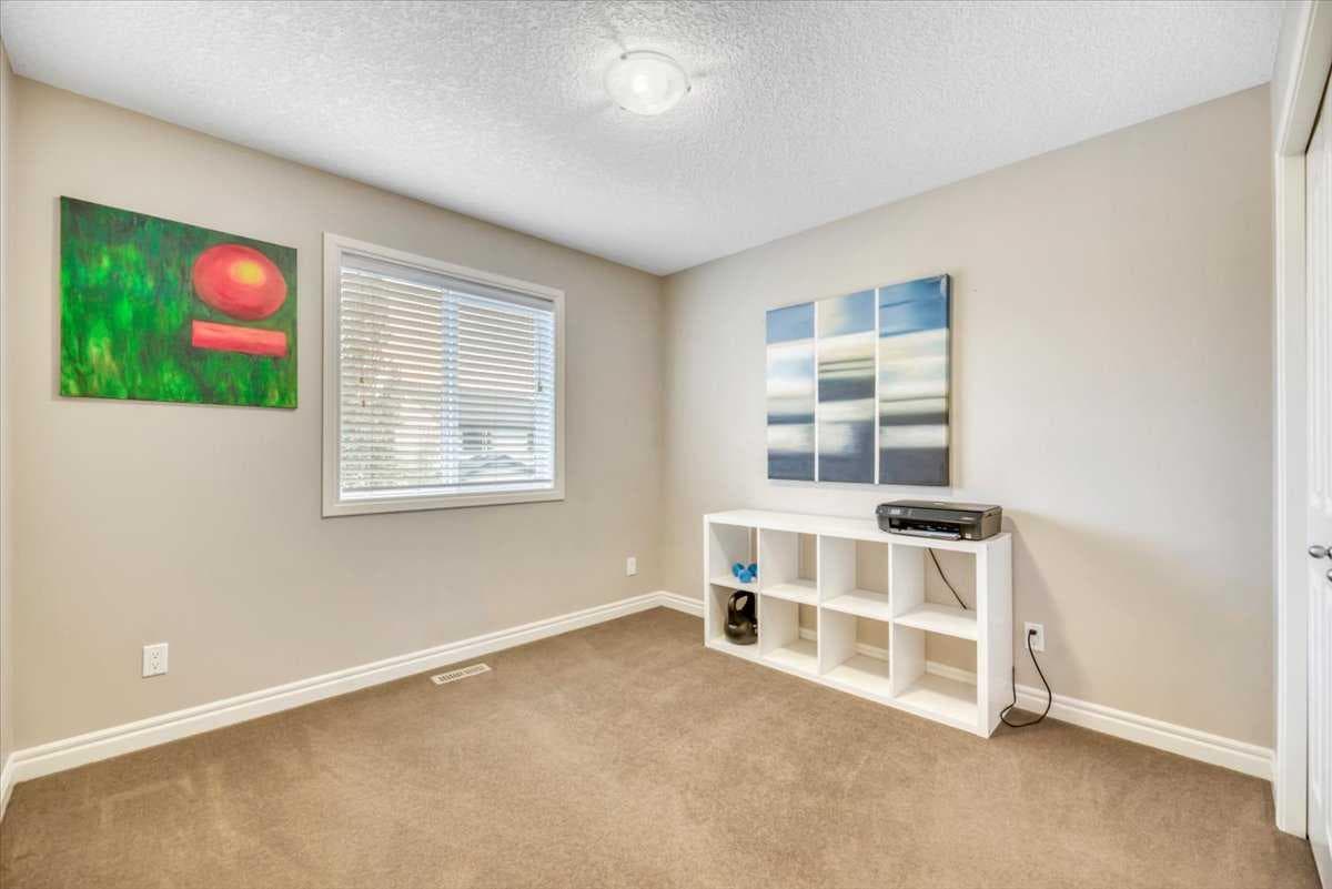 13 Cranberry Avenue SE